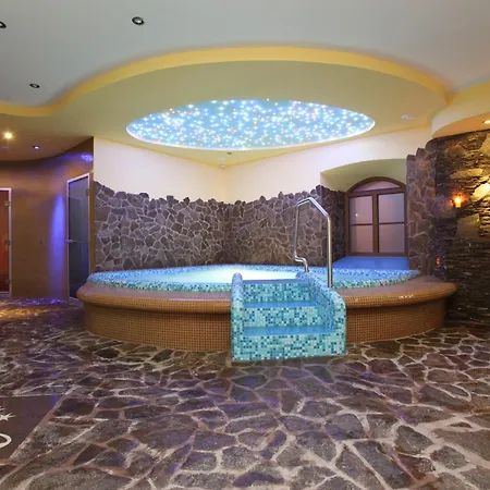 Majolika Hotel 4*